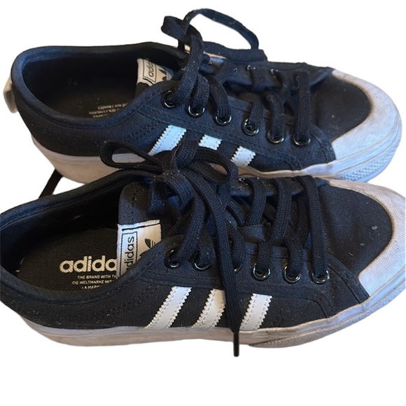 Used women’s adidas sneakers - Picture 2 of 2